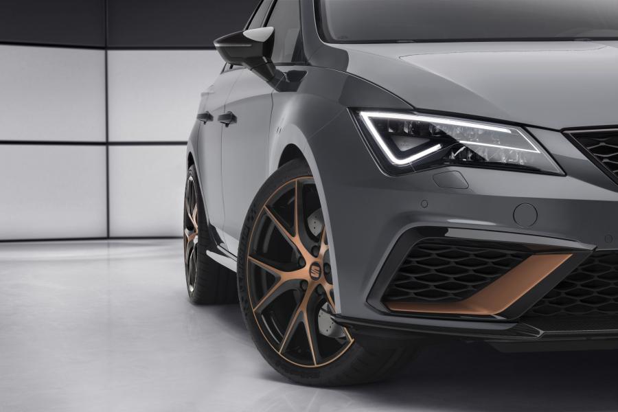Детали экстерьера Seat Leon Cupra R ST (5F) 2018 года  (WW) (фото 2 из 40)